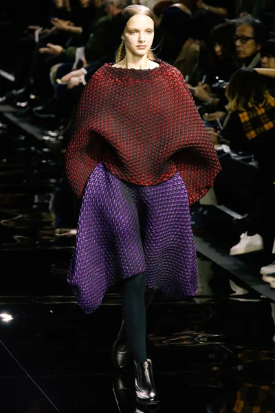 Look 5